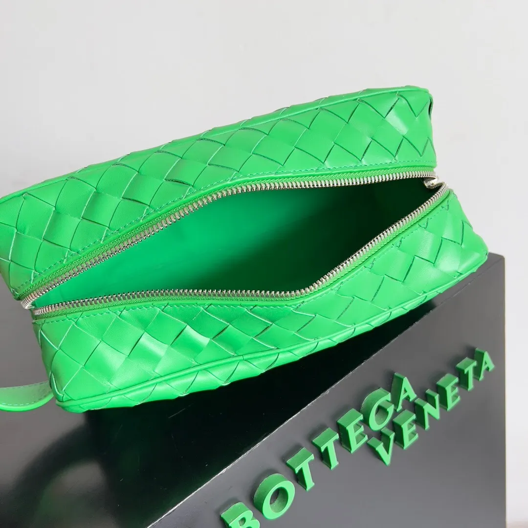 All categories 💚 Authentic bags 💚 BV 2025 new BV toiletry bag